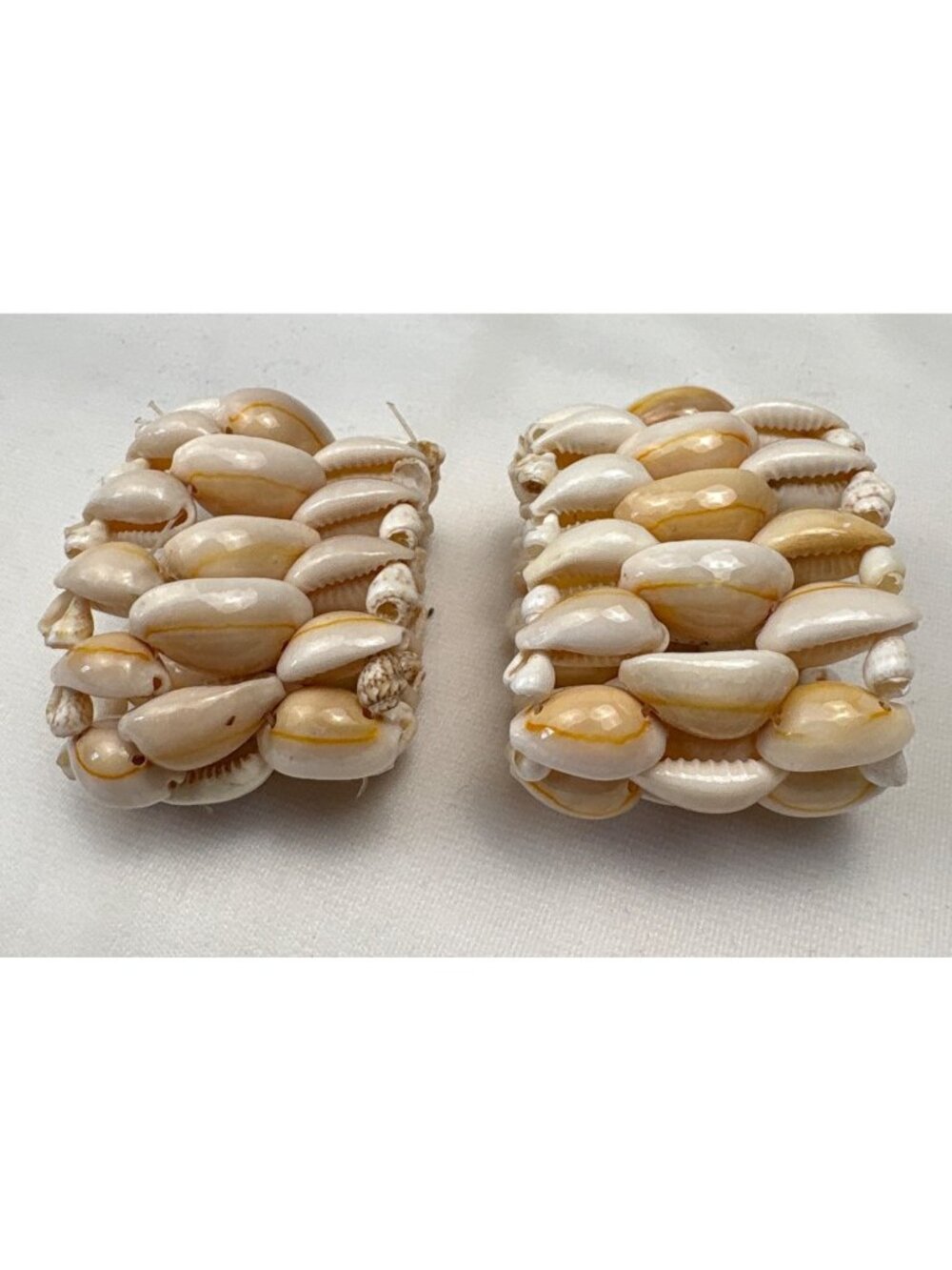 Shell Stretch Napkin Rings Handmade Philippines Natural Cowrie Shells Set - Picture 8 of 11